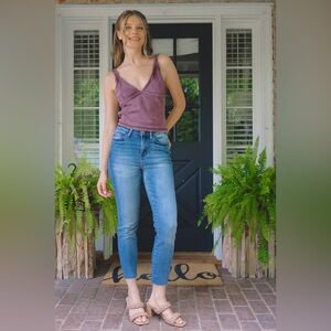 Judy Blue “Chase” High Rise Relaxed Fit Jeans With Raw Hem Size 3